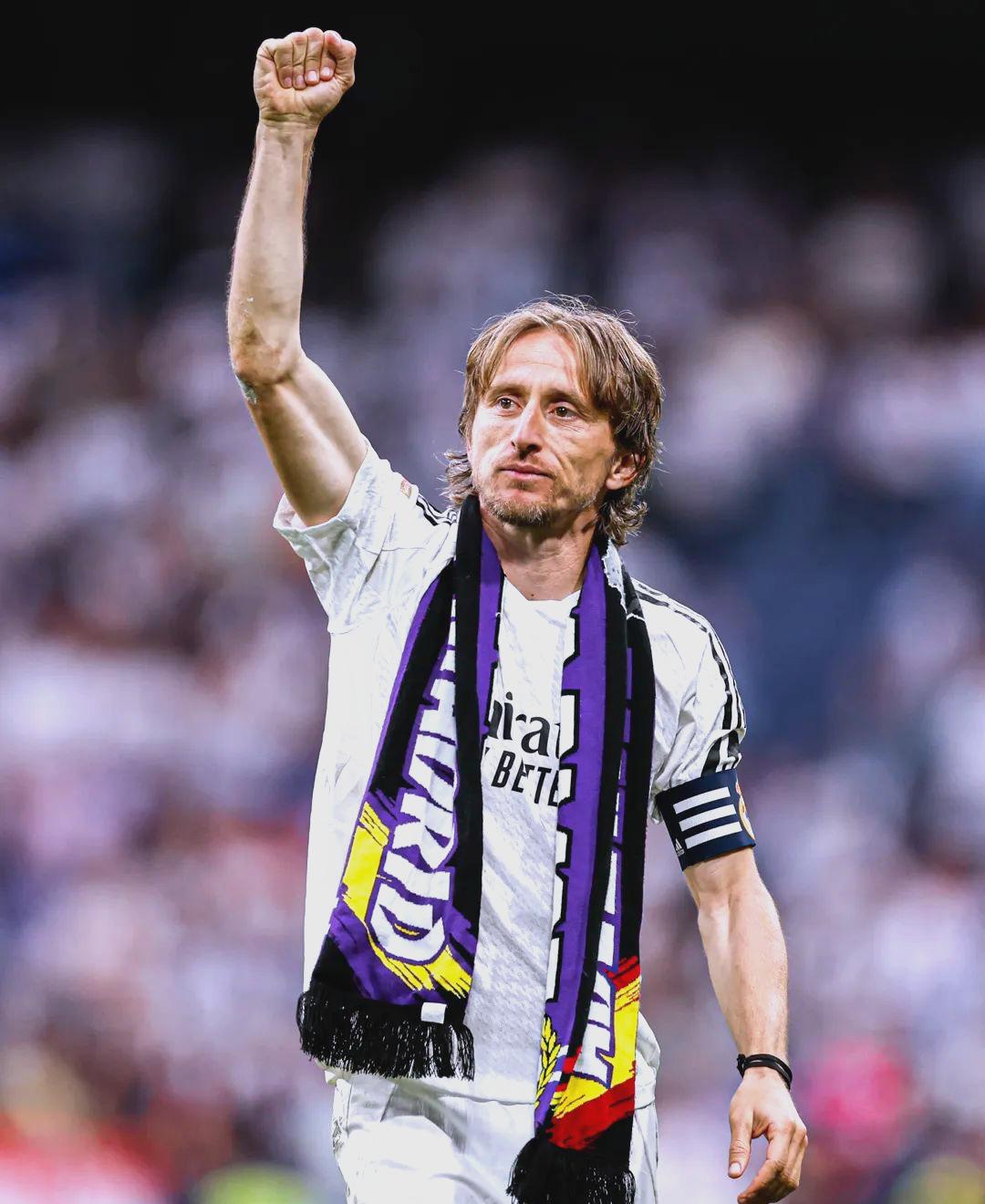 麻将与德扑锦标赛是人性的修罗场，只有理智与自律能带你走向终点。（麻将与德扑是人性鏖战的赛场，唯有理性与自律带你抵达终局。）