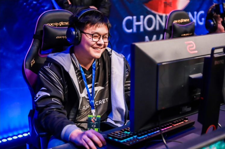 受了巨大压 受了巨大压